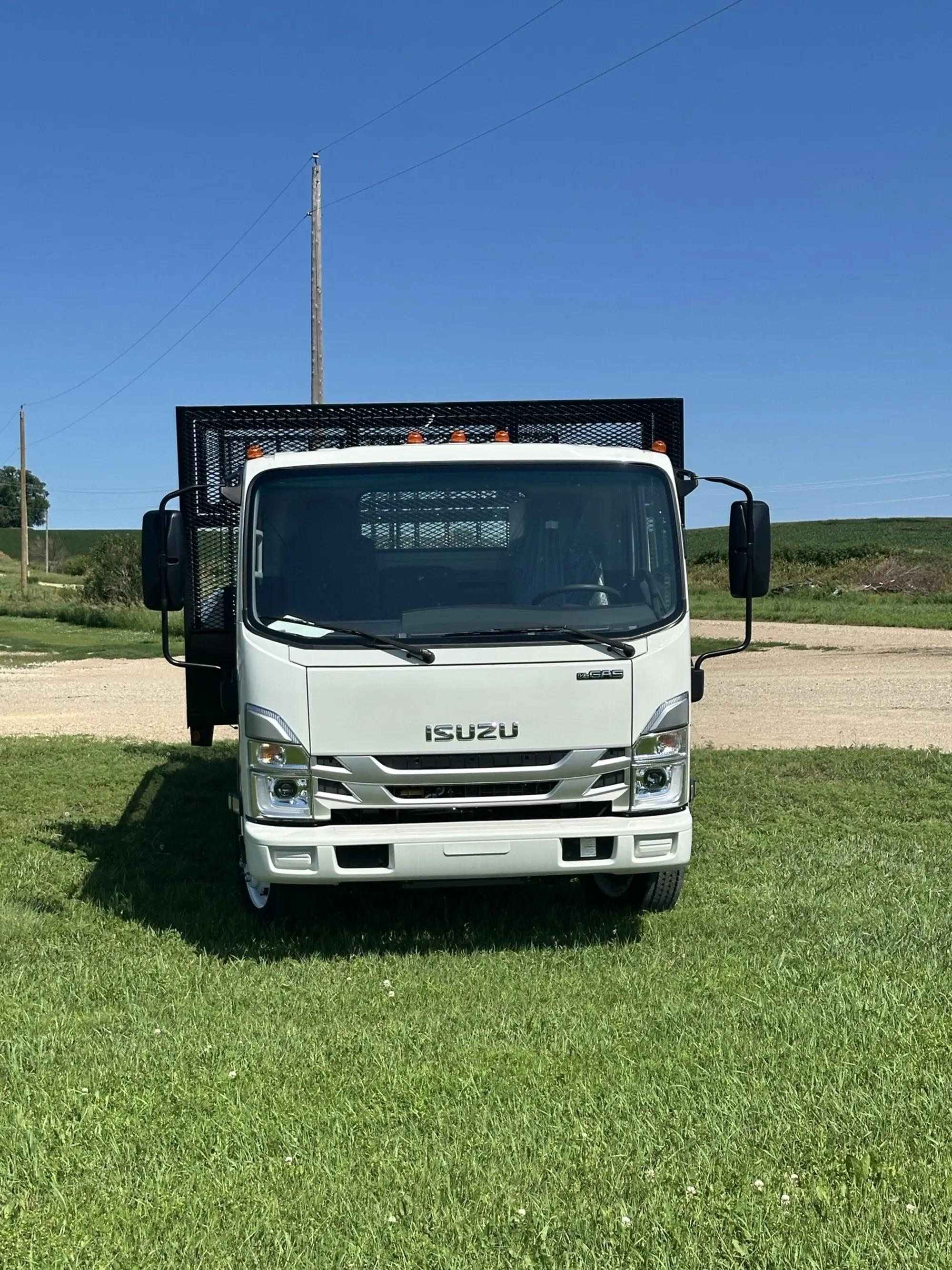 2024 Isuzu NRR in Cherokee, IA — photo 4