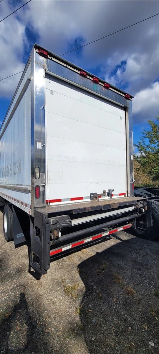 2014 Peterbilt 337 in Flemington, NJ — photo 3