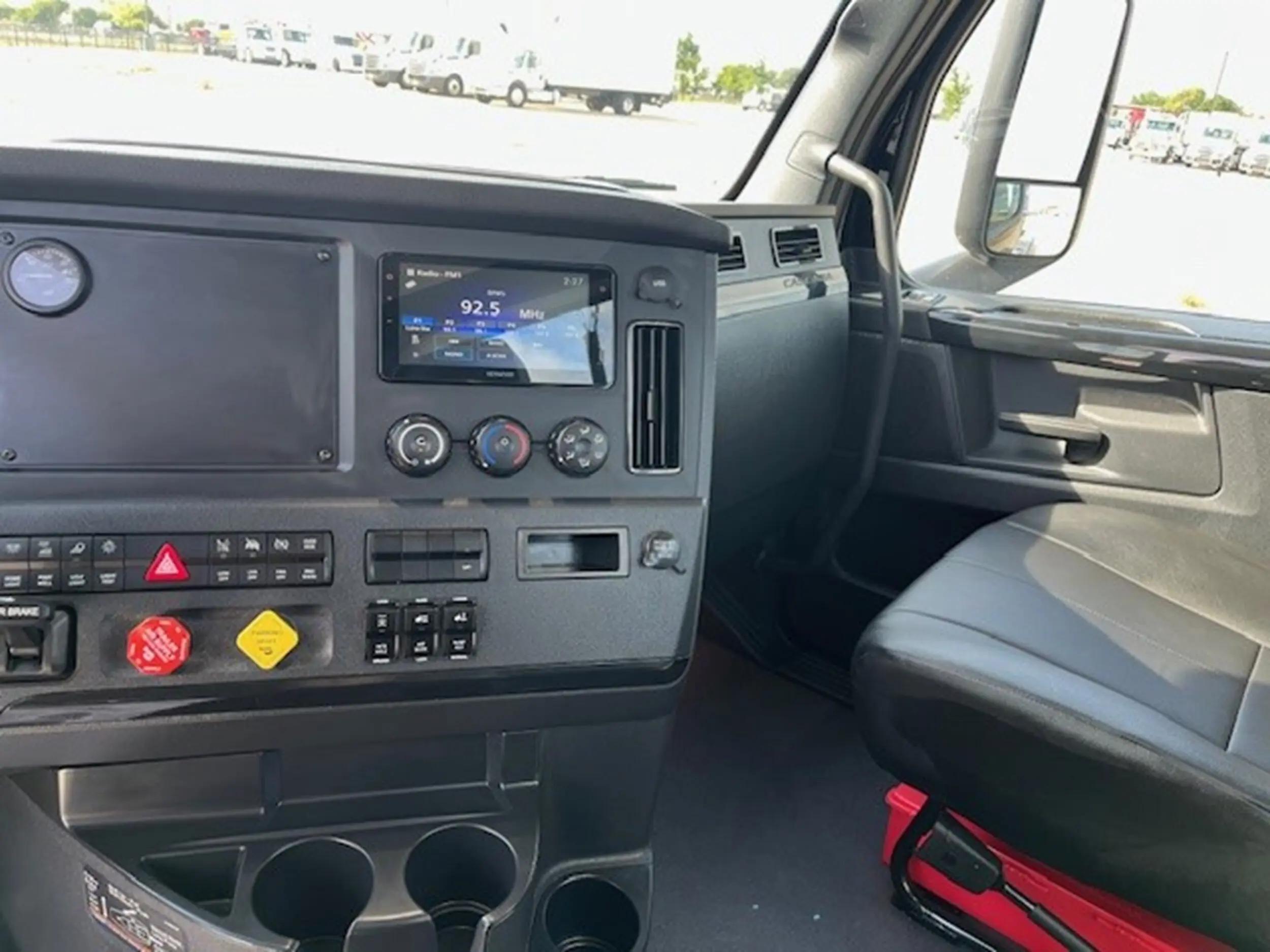 2026 Freightliner Cascadia in Fort Worth, TX — photo 12