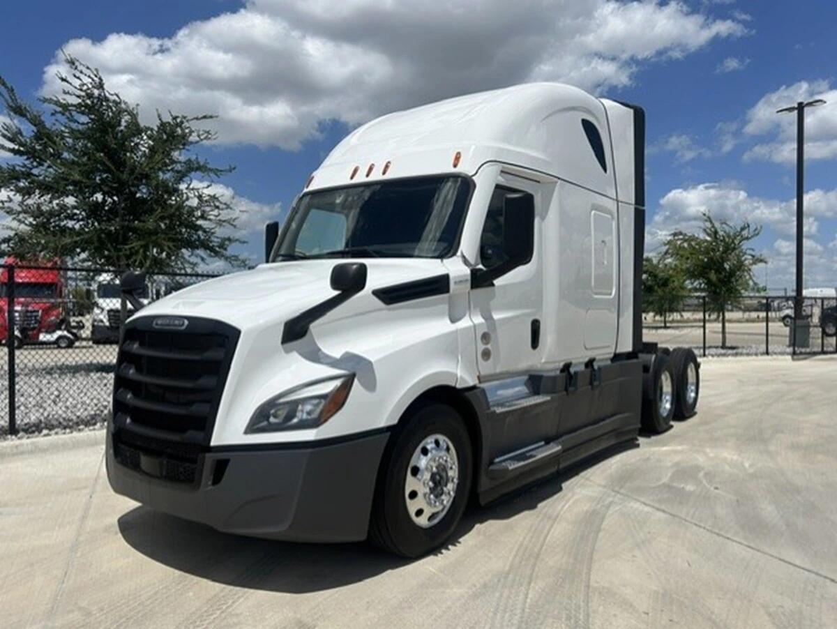 2025 Freightliner Cascadia