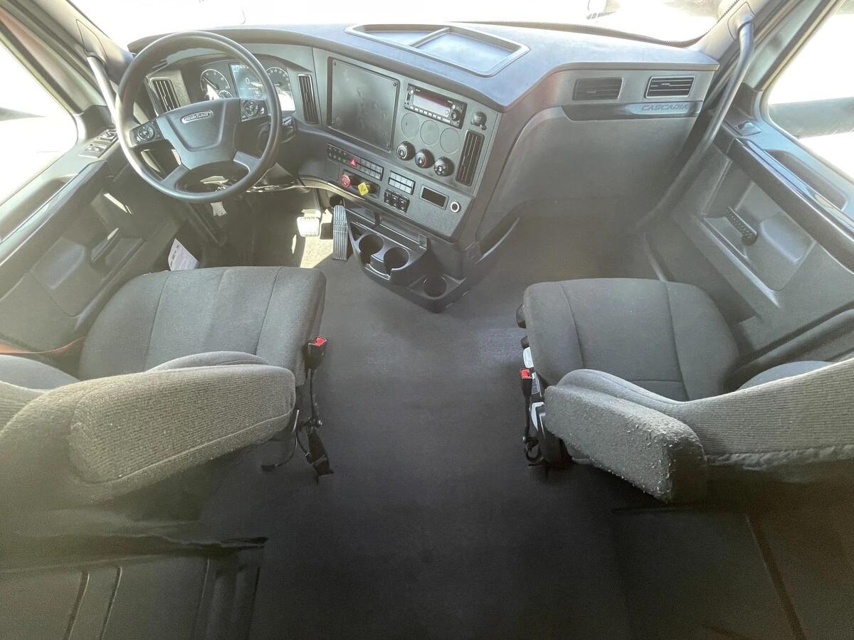 2024 Freightliner Cascadia in Chattanooga, TN — photo 23