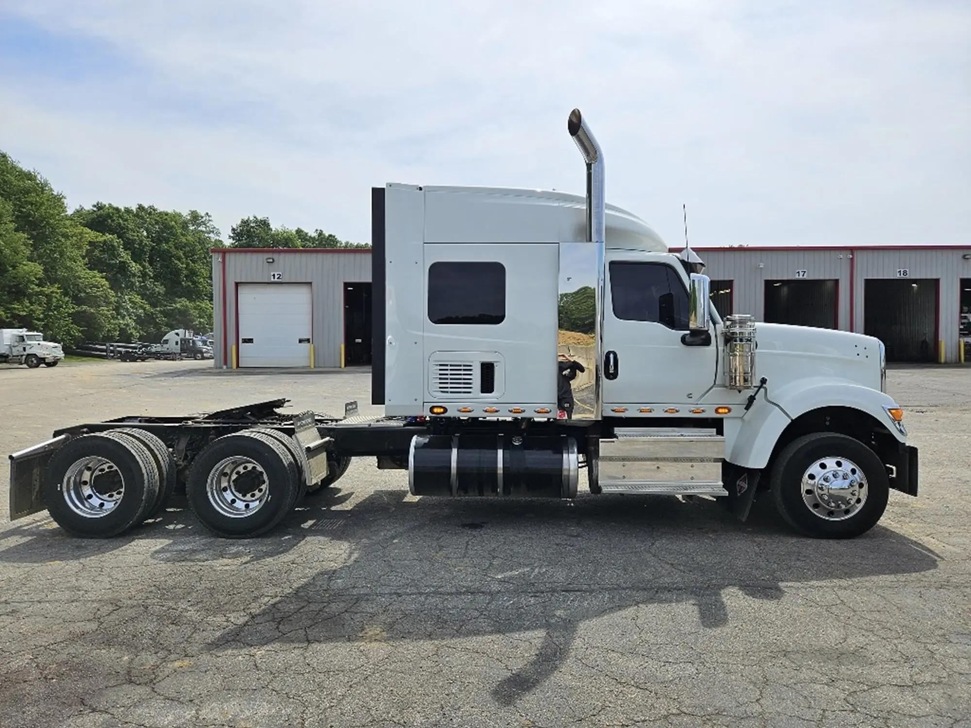 2023 International HX in Manchester, NH — photo 4