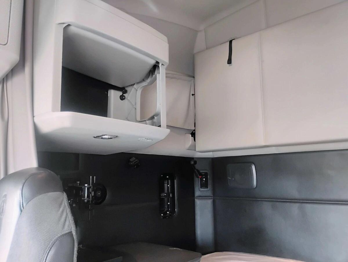 2023 Kenworth T680 — photo 18
