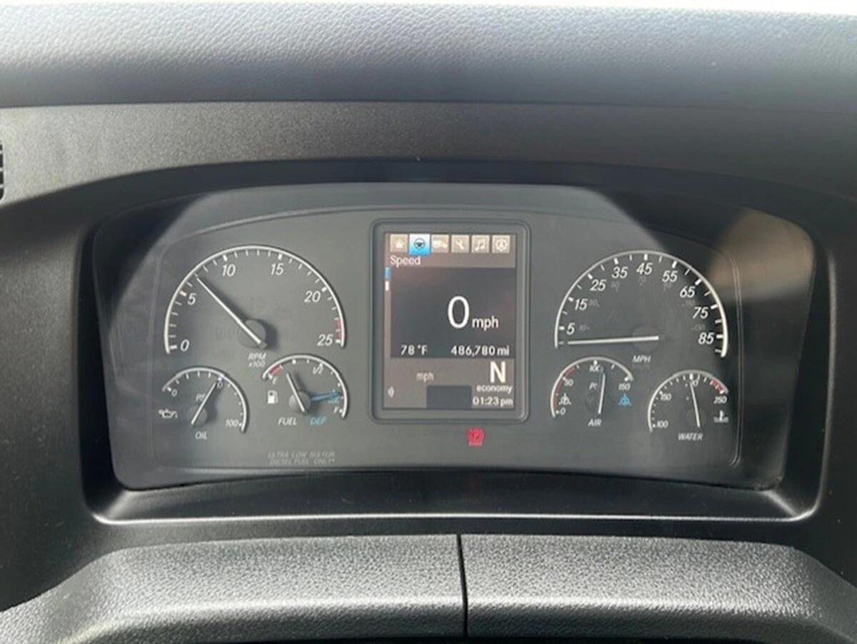 2024 Freightliner Cascadia — photo 22