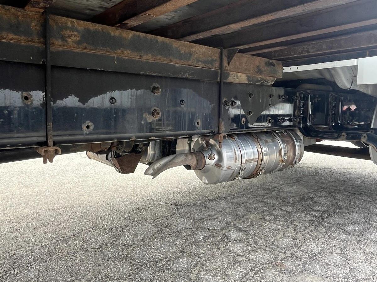 2019 Freightliner M2 106 — photo 6
