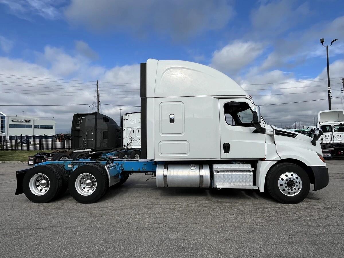 2019 Freightliner Cascadia — photo 5