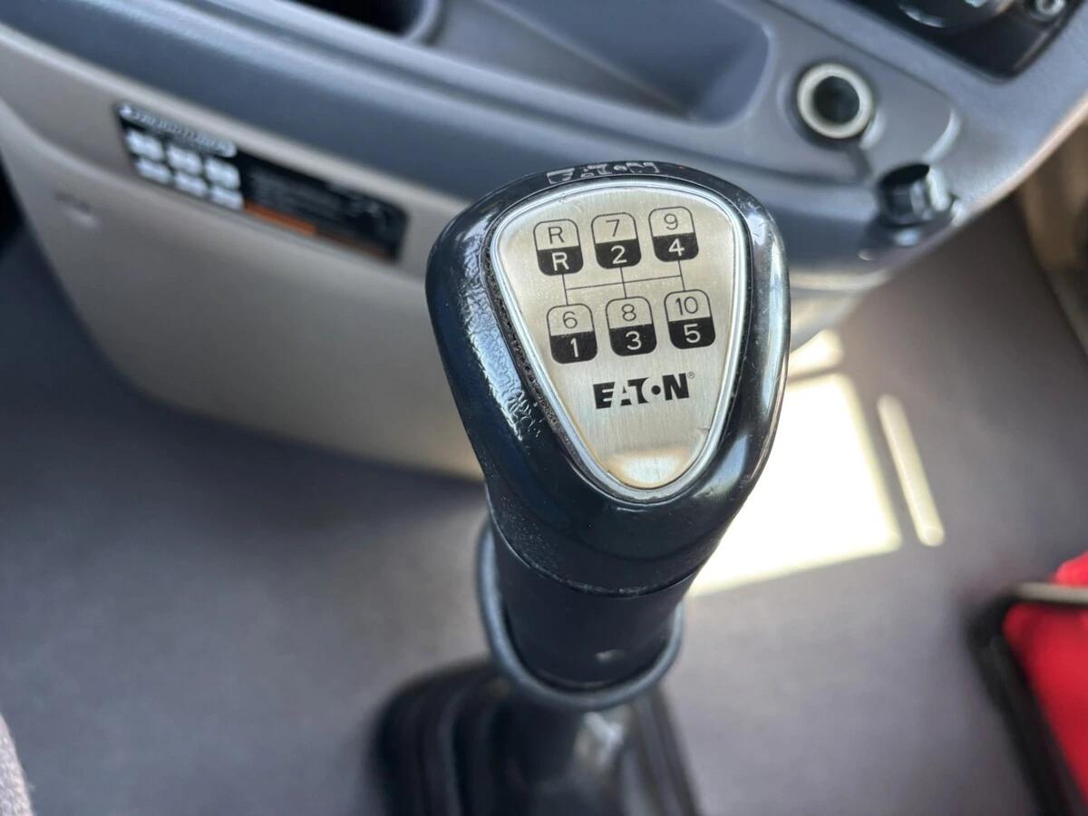 2020 Freightliner Cascadia — photo 18