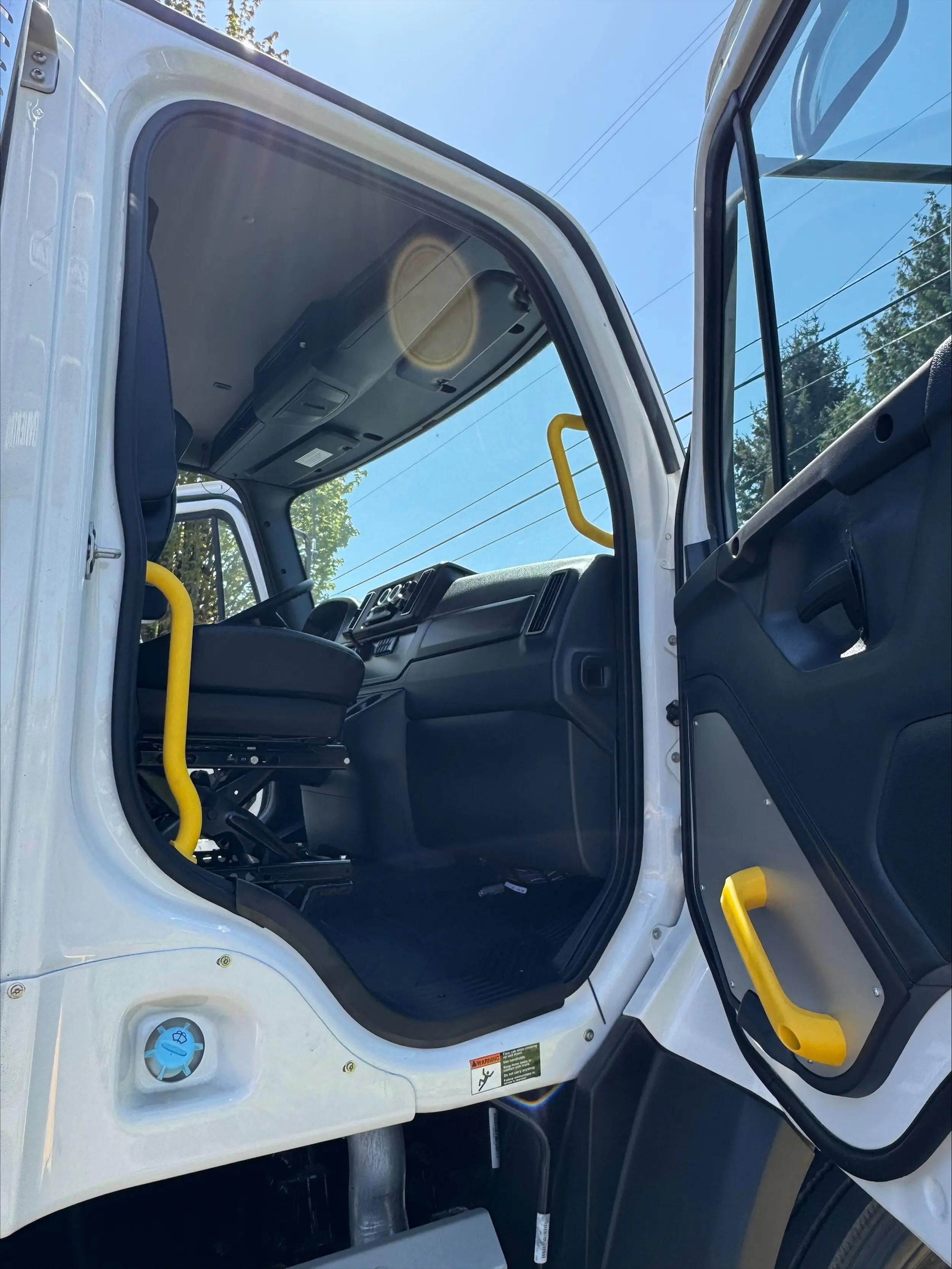 2025 Freightliner 108SD in Portland, OR — photo 12