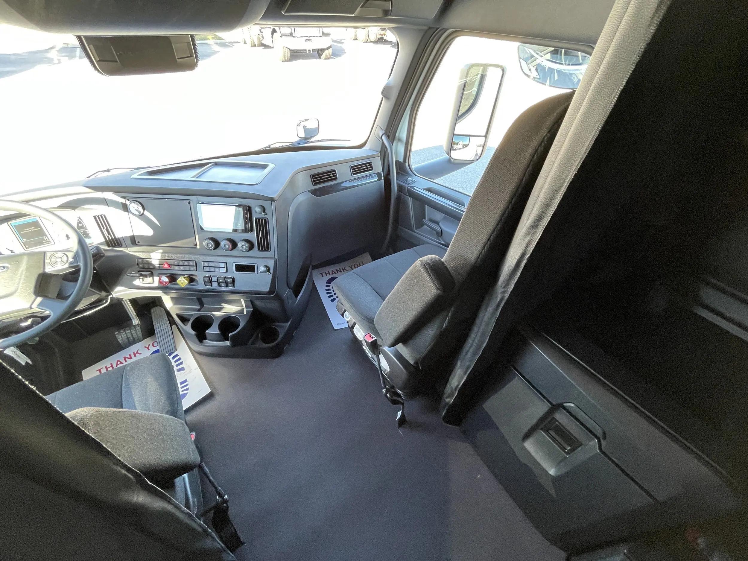 2026 Freightliner Cascadia in Chattanooga, TN — photo 36