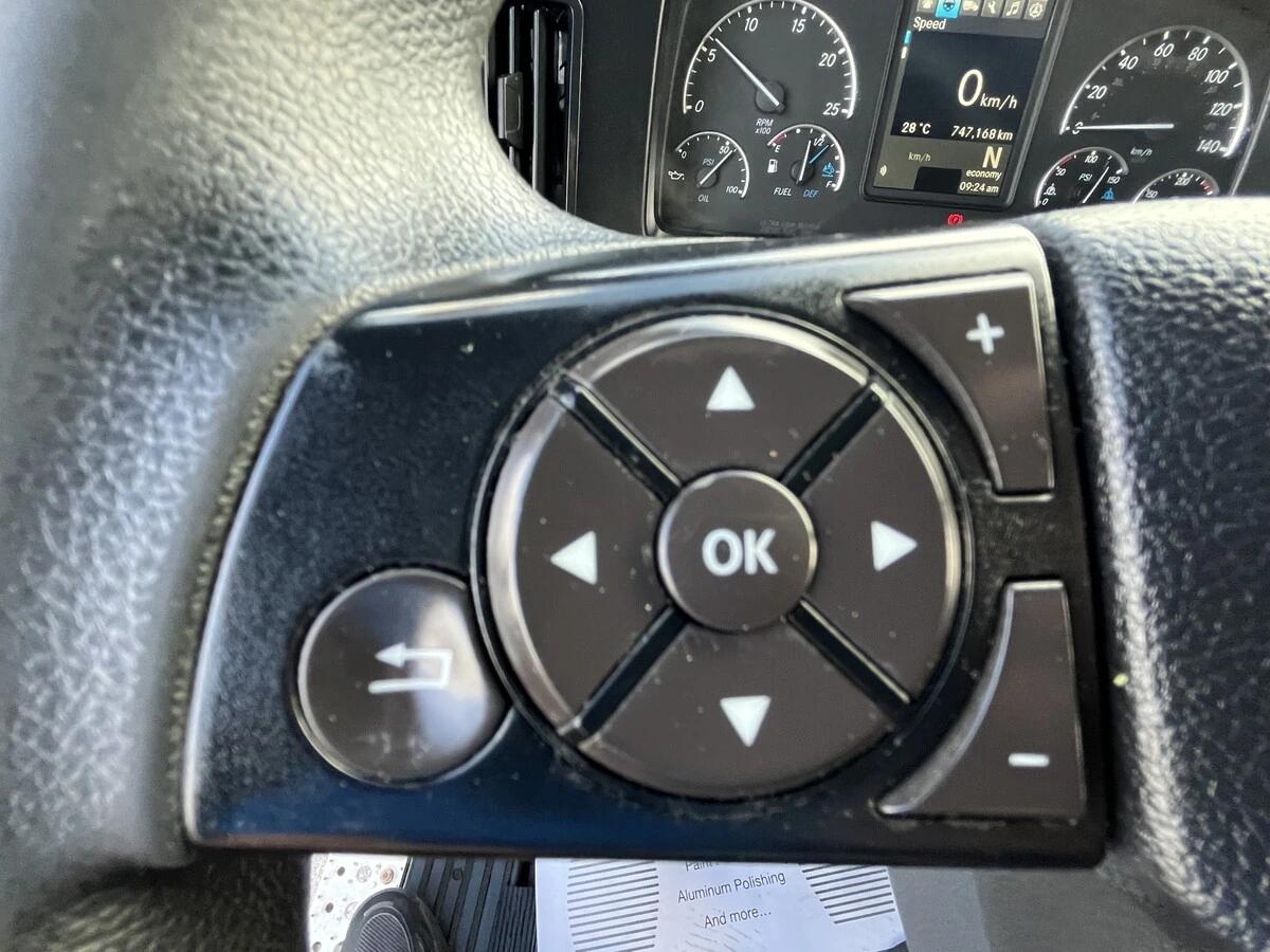 2019 Freightliner Cascadia — photo 20