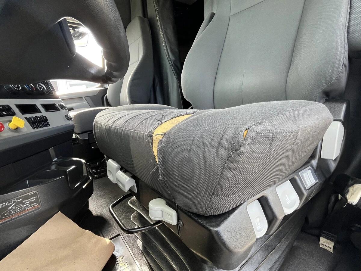 2019 Freightliner Cascadia — photo 20