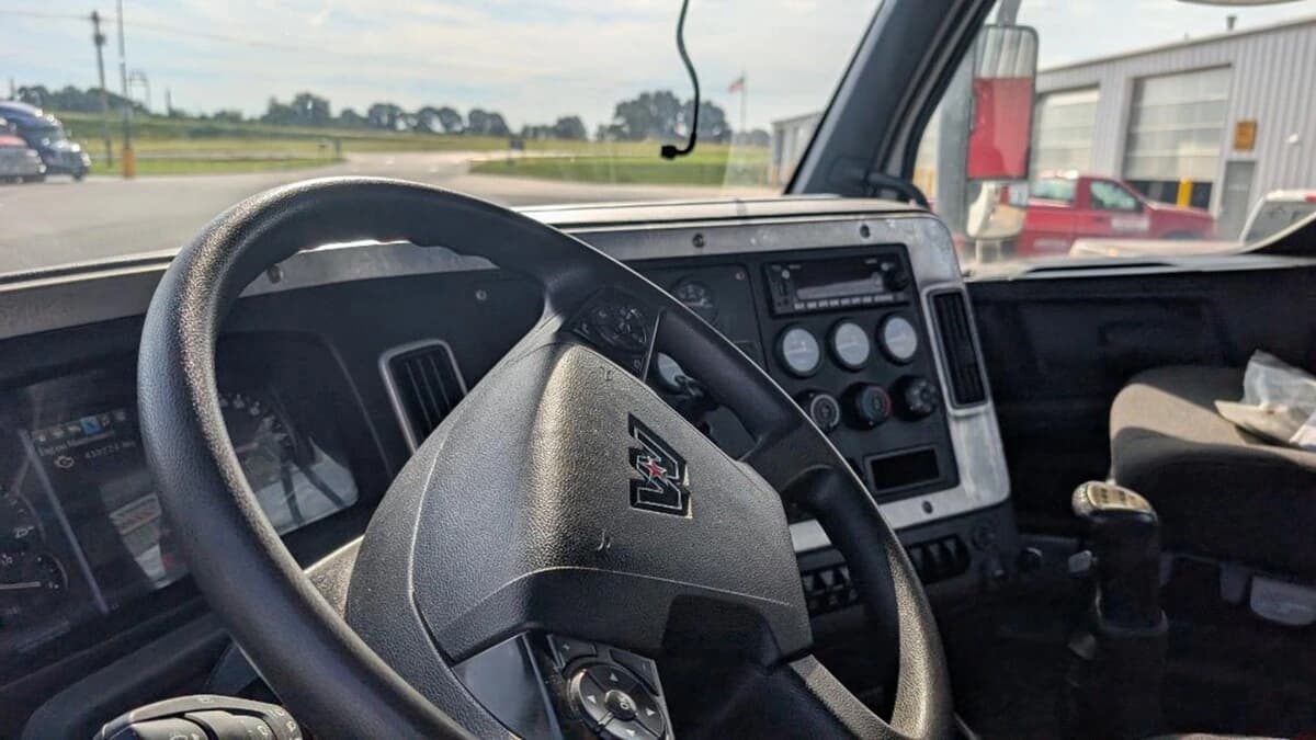 2024 Western Star 47X — photo 15