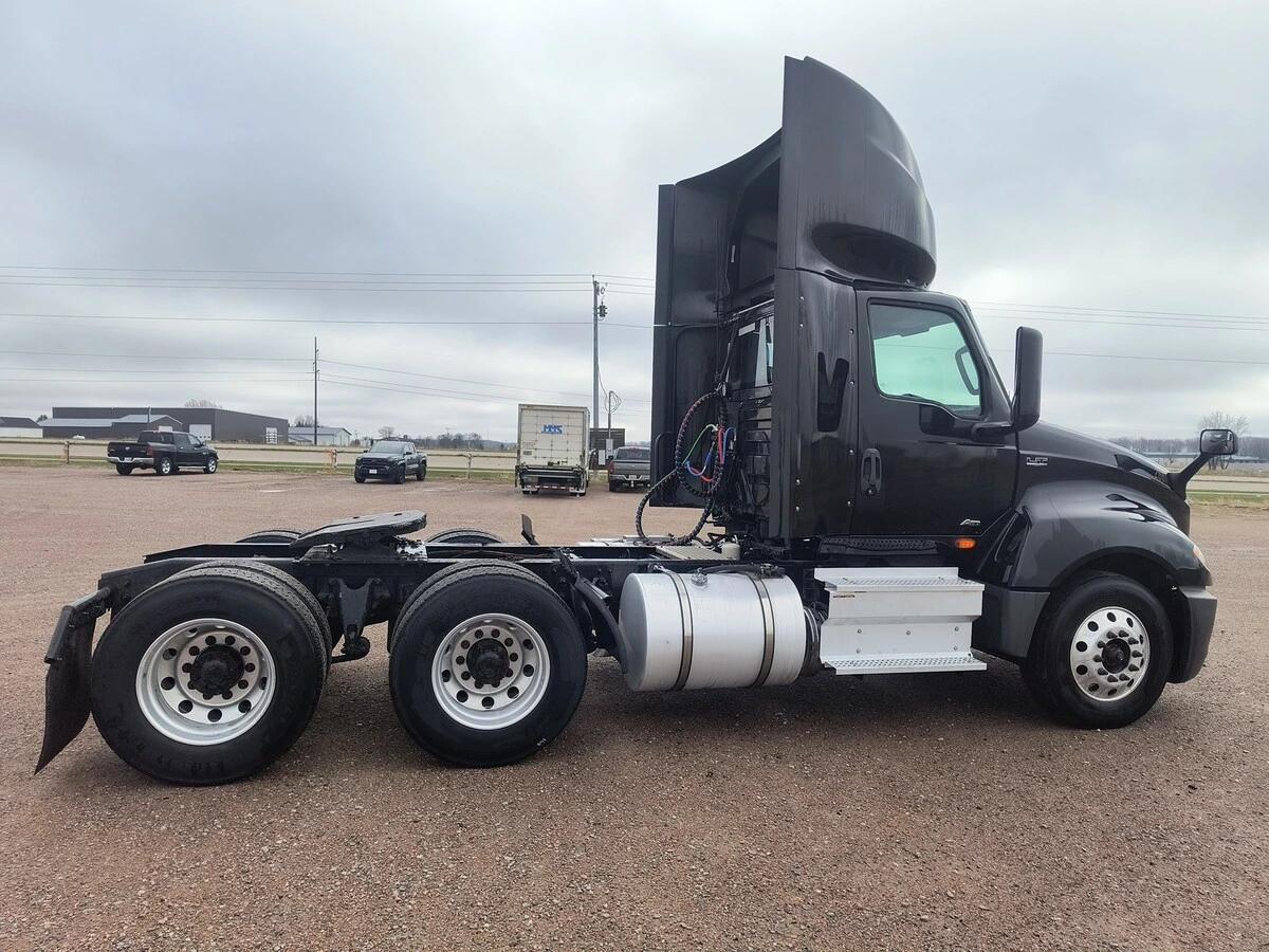 2022 International LT in Wausau, WI — photo 4