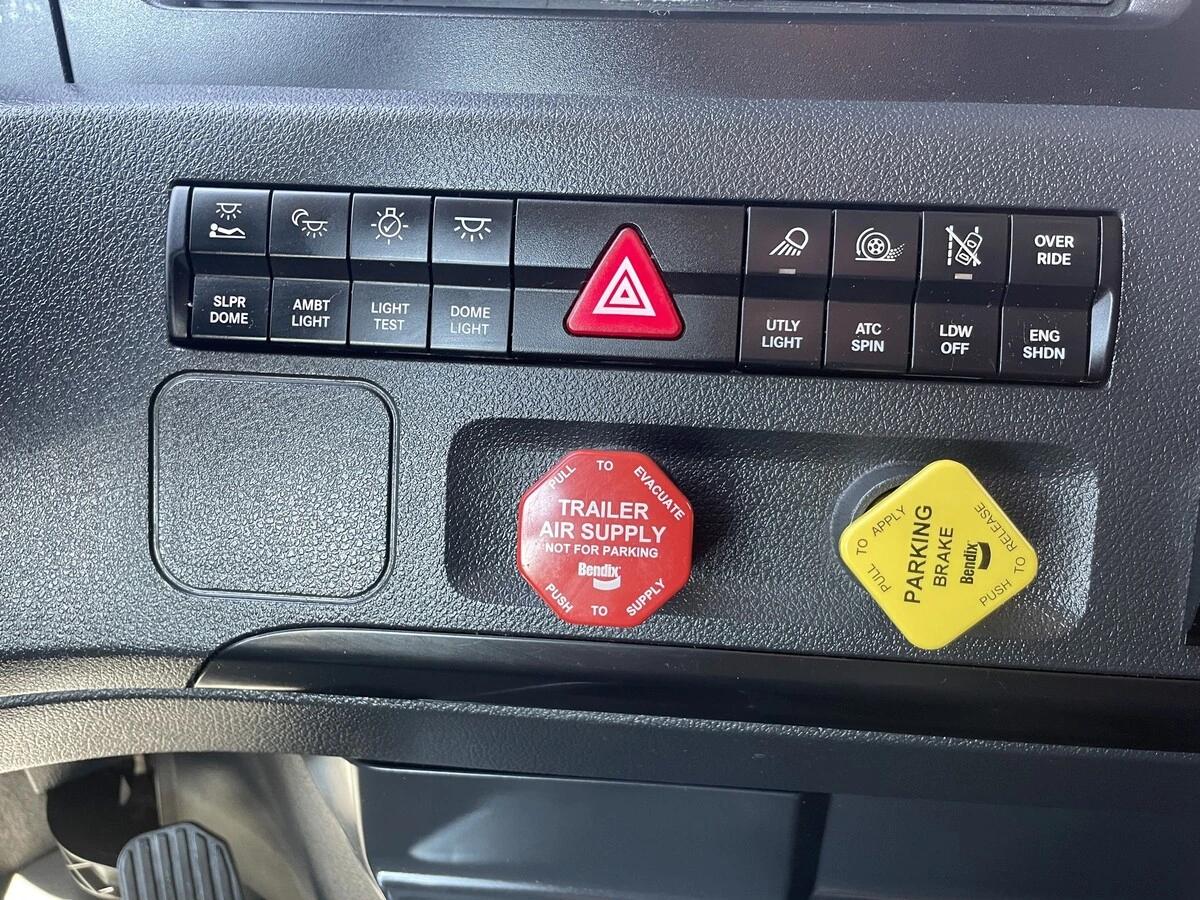 2024 Freightliner Cascadia in Chattanooga, TN — photo 9