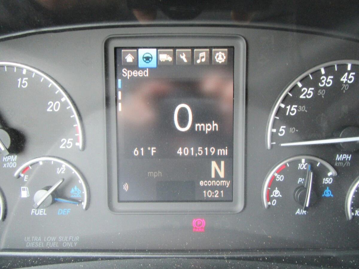 2022 Freightliner Cascadia — photo 17