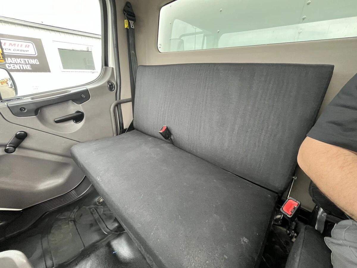 2022 Freightliner M2 106 — photo 27