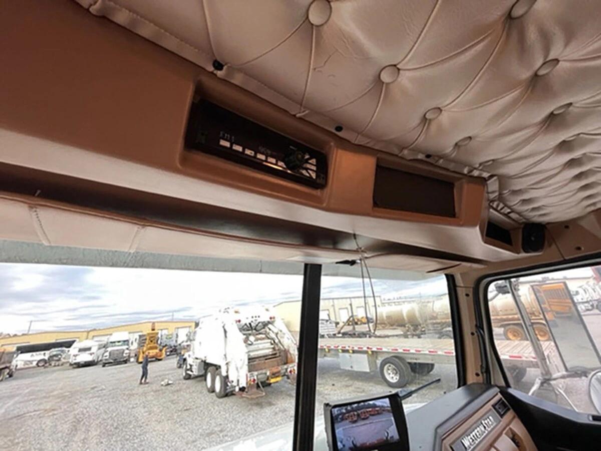 2020 Western Star 4700 in Warminster, PA — photo 33