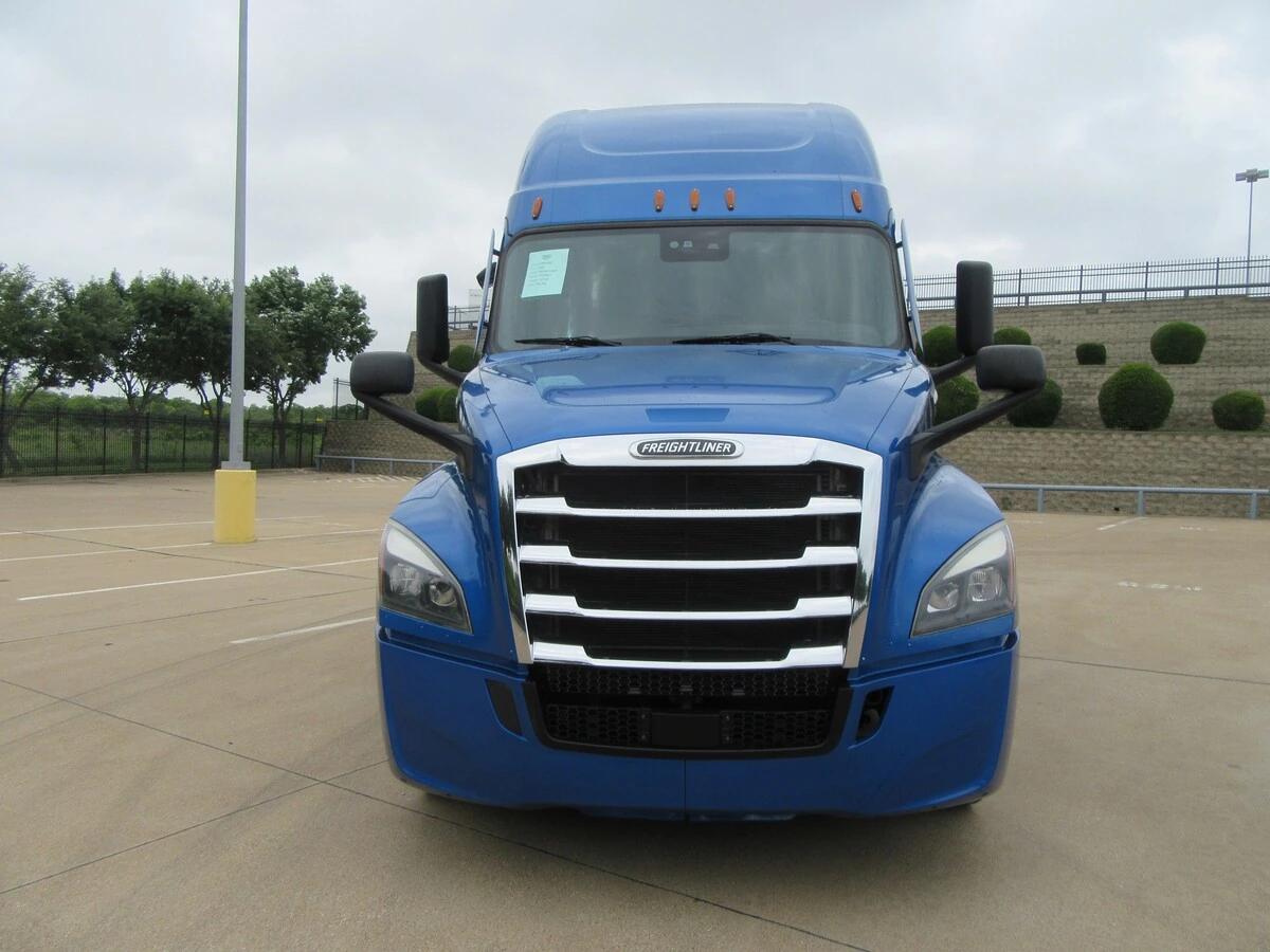 2022 Freightliner Cascadia — photo 7