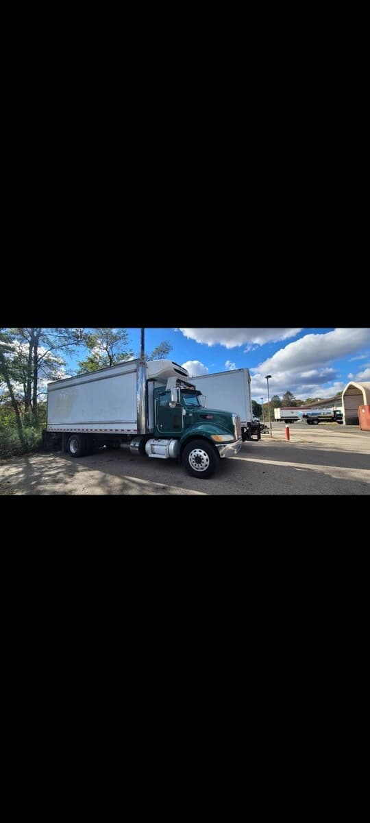 2014 Peterbilt 337 in Flemington, NJ — photo 2