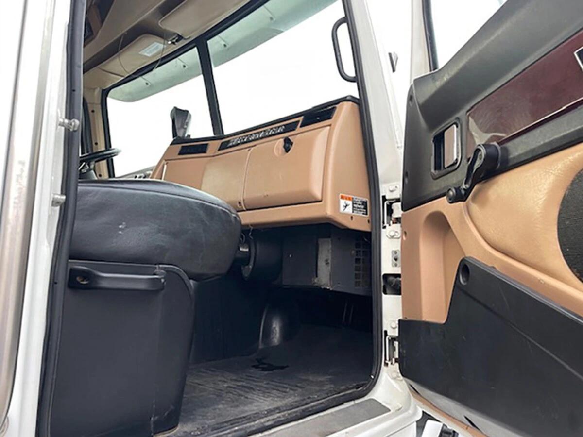 2020 Western Star 4700 in Warminster, PA — photo 6