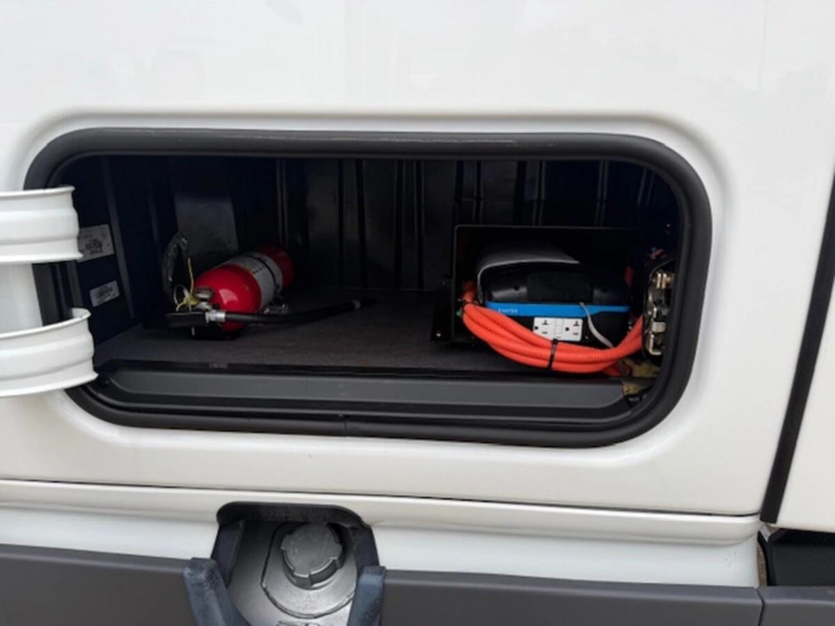 2025 Freightliner Cascadia — photo 18