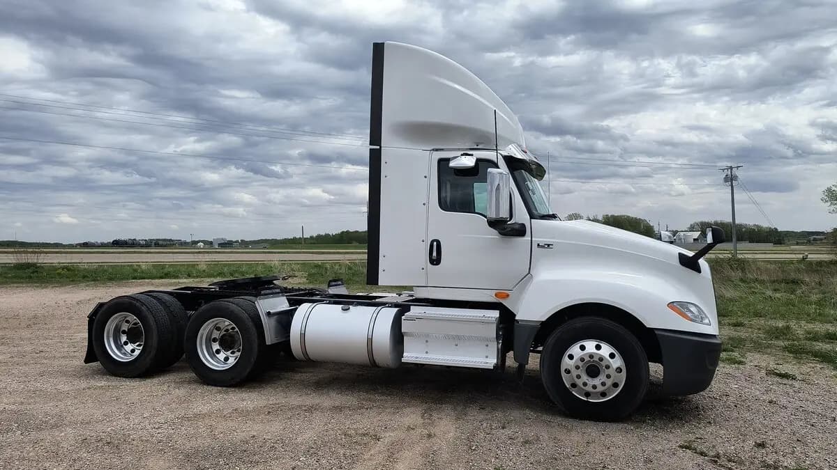 2018 International LT in Marshfield, WI — photo 2