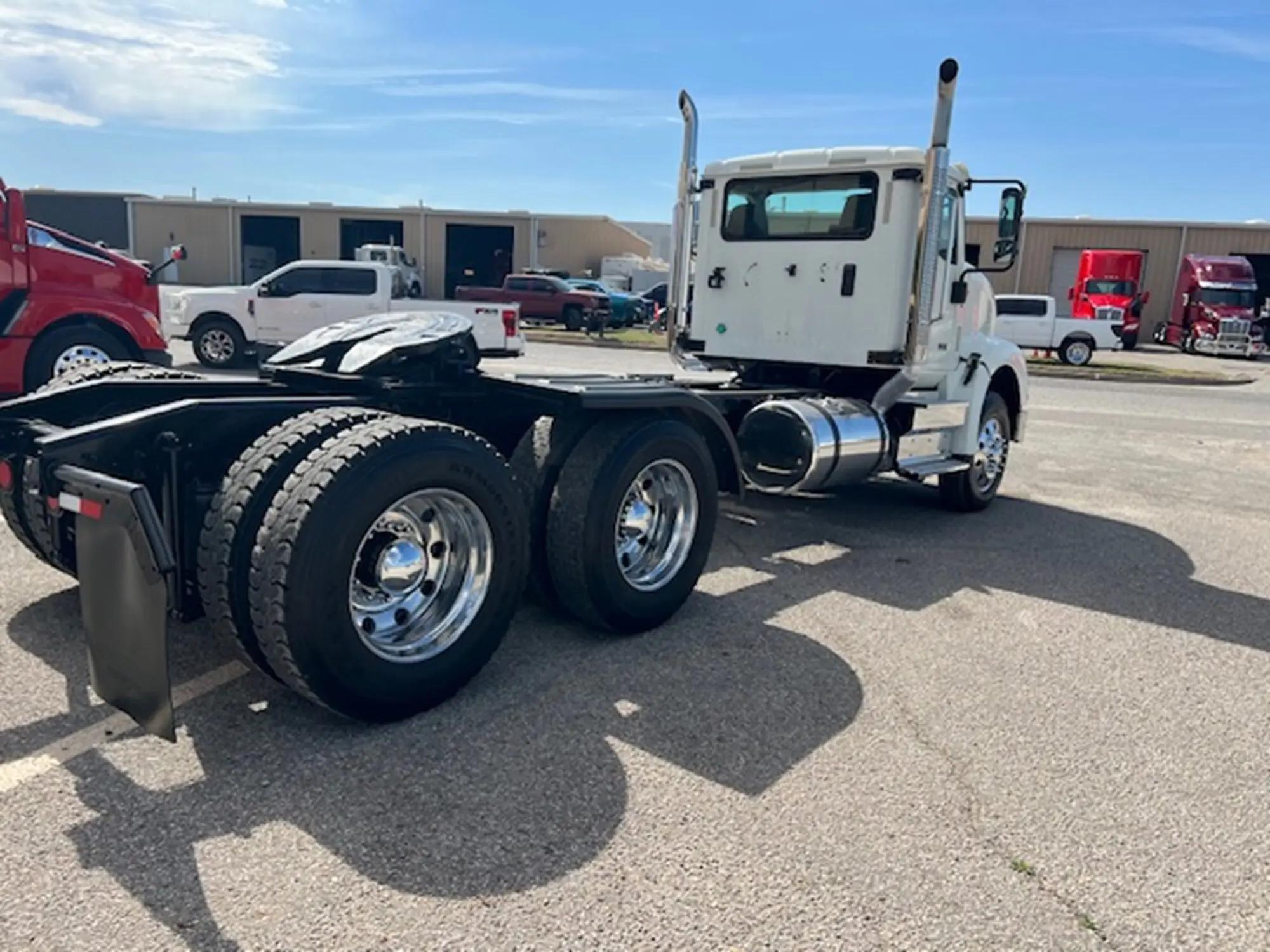 2020 International HX in Barrington, NH — photo 3