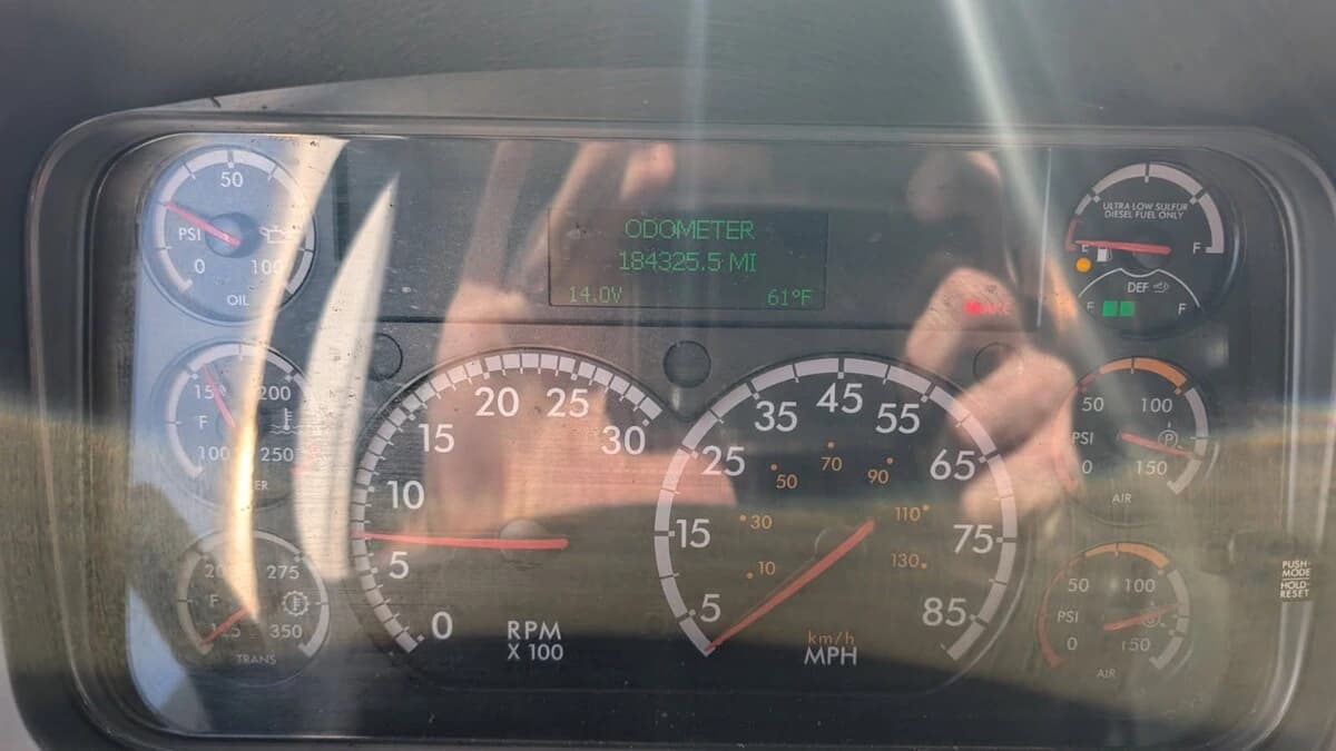 2022 Freightliner M2 106 — photo 17