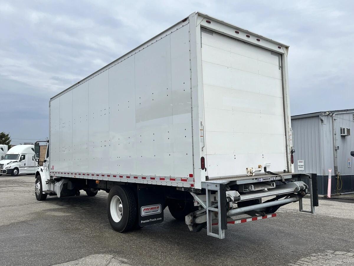2019 Freightliner M2 106 in London, ON — photo 10