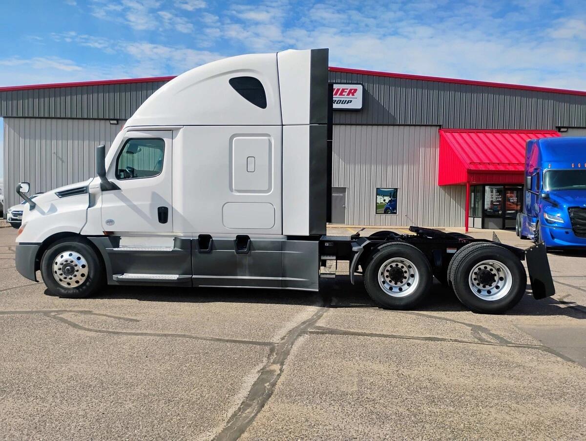 2023 Freightliner Cascadia in Chattanooga, TN — photo 8