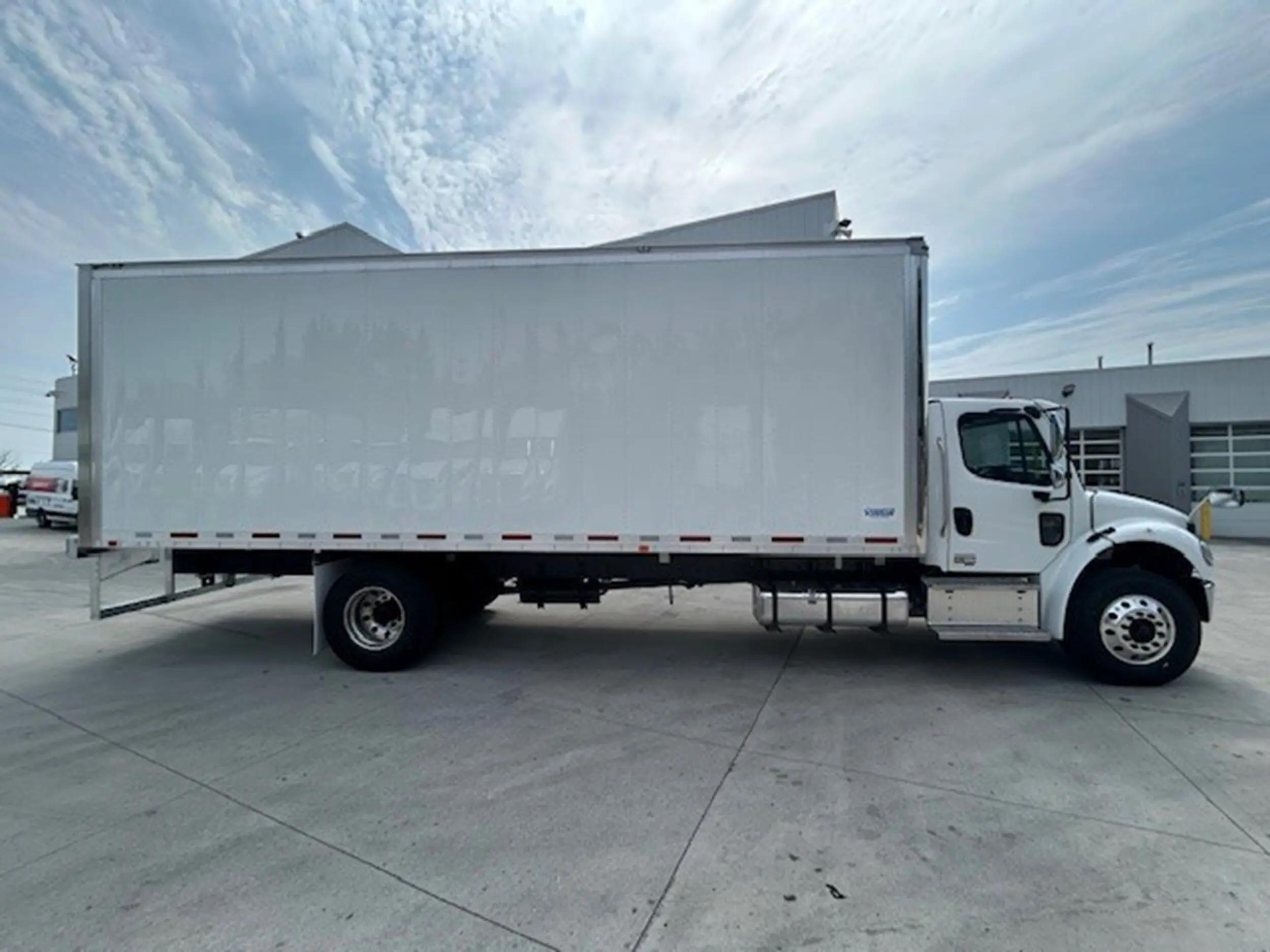 2026 Freightliner M2 106 in Mississauga, ON — photo 8