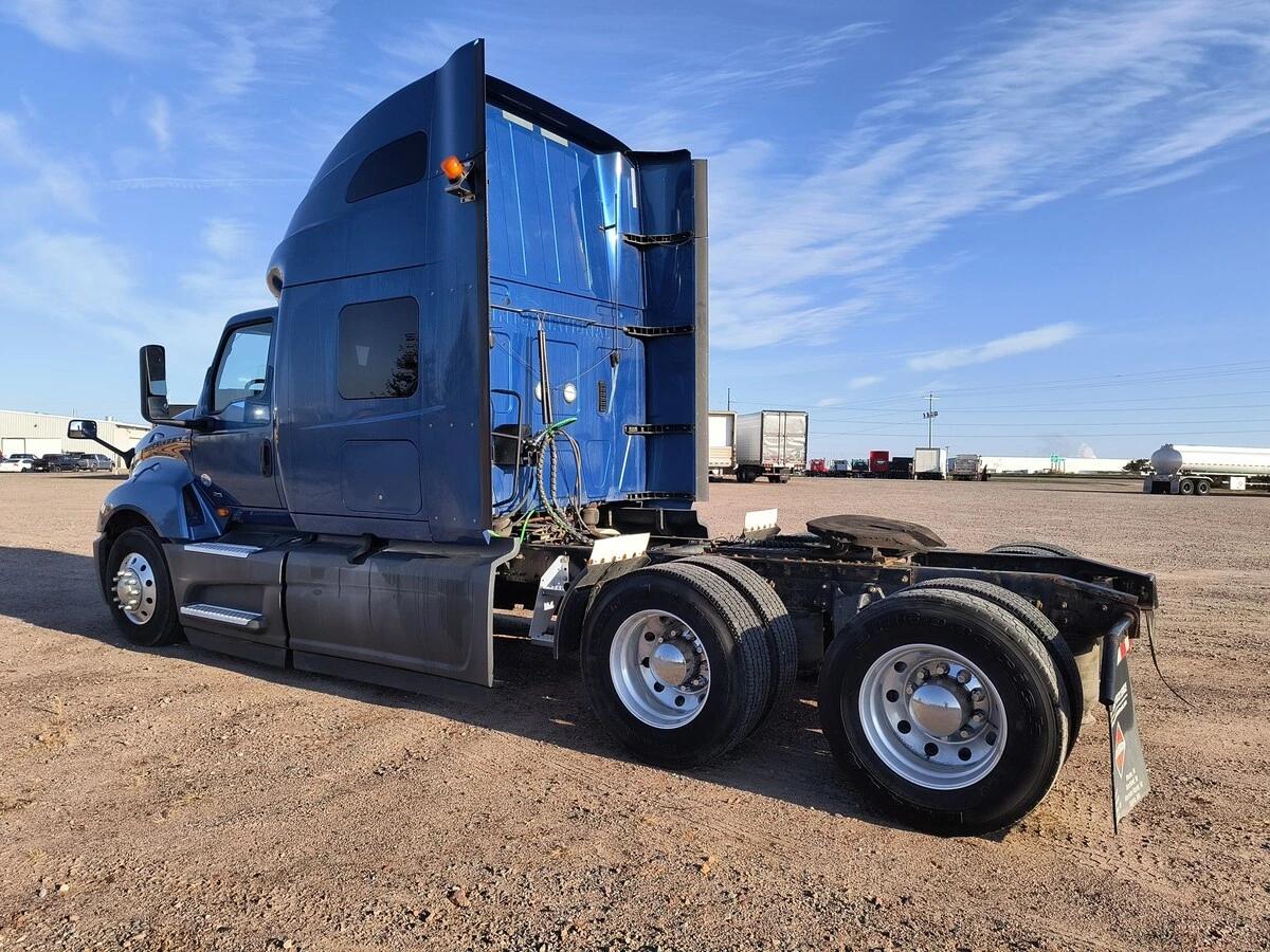 2020 International LT in MN — photo 2