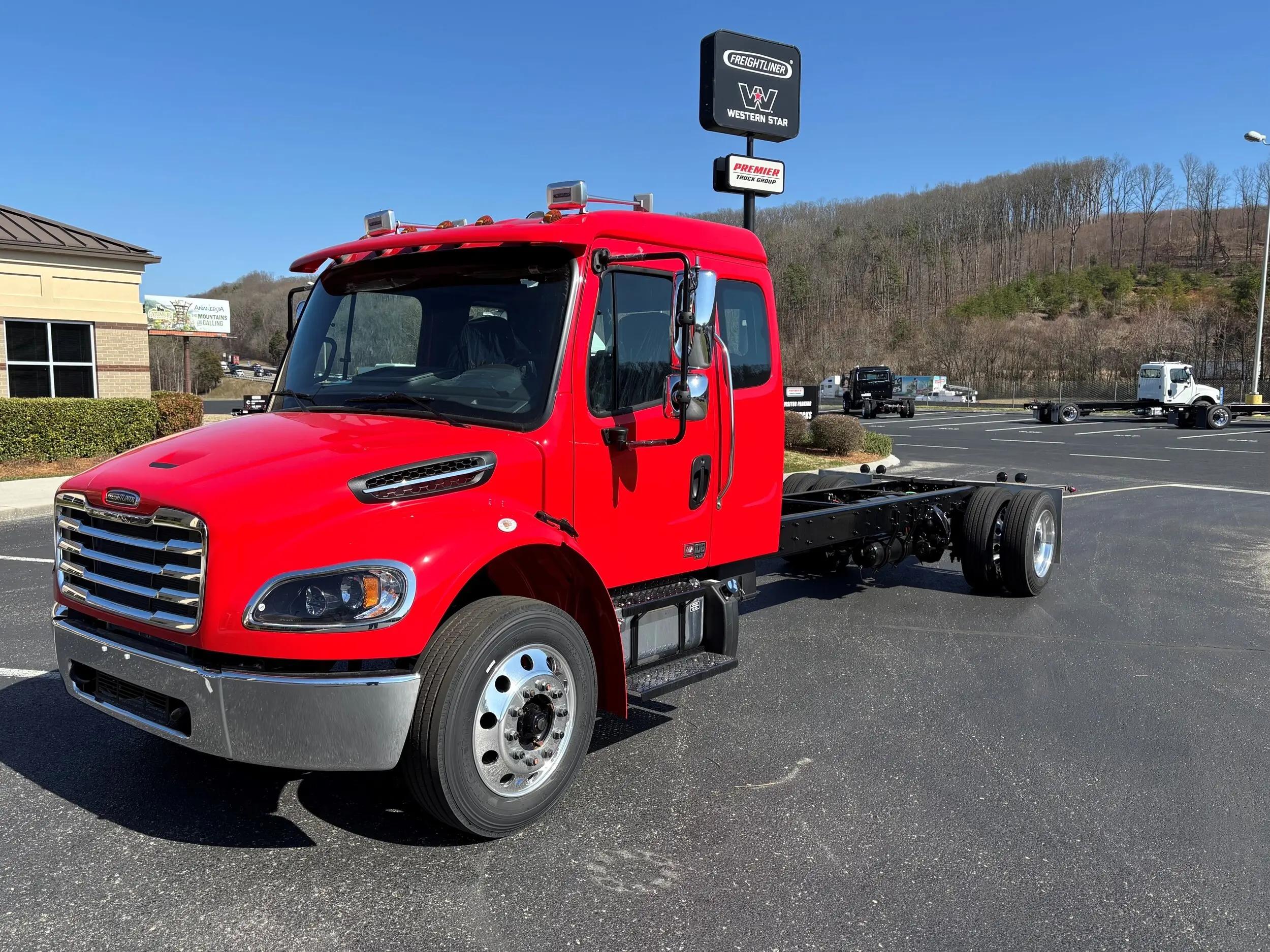 2025 Freightliner M2 106