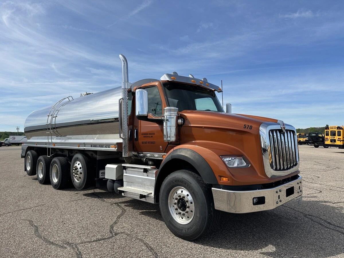 2025 International HX in Marshfield, WI — photo 2