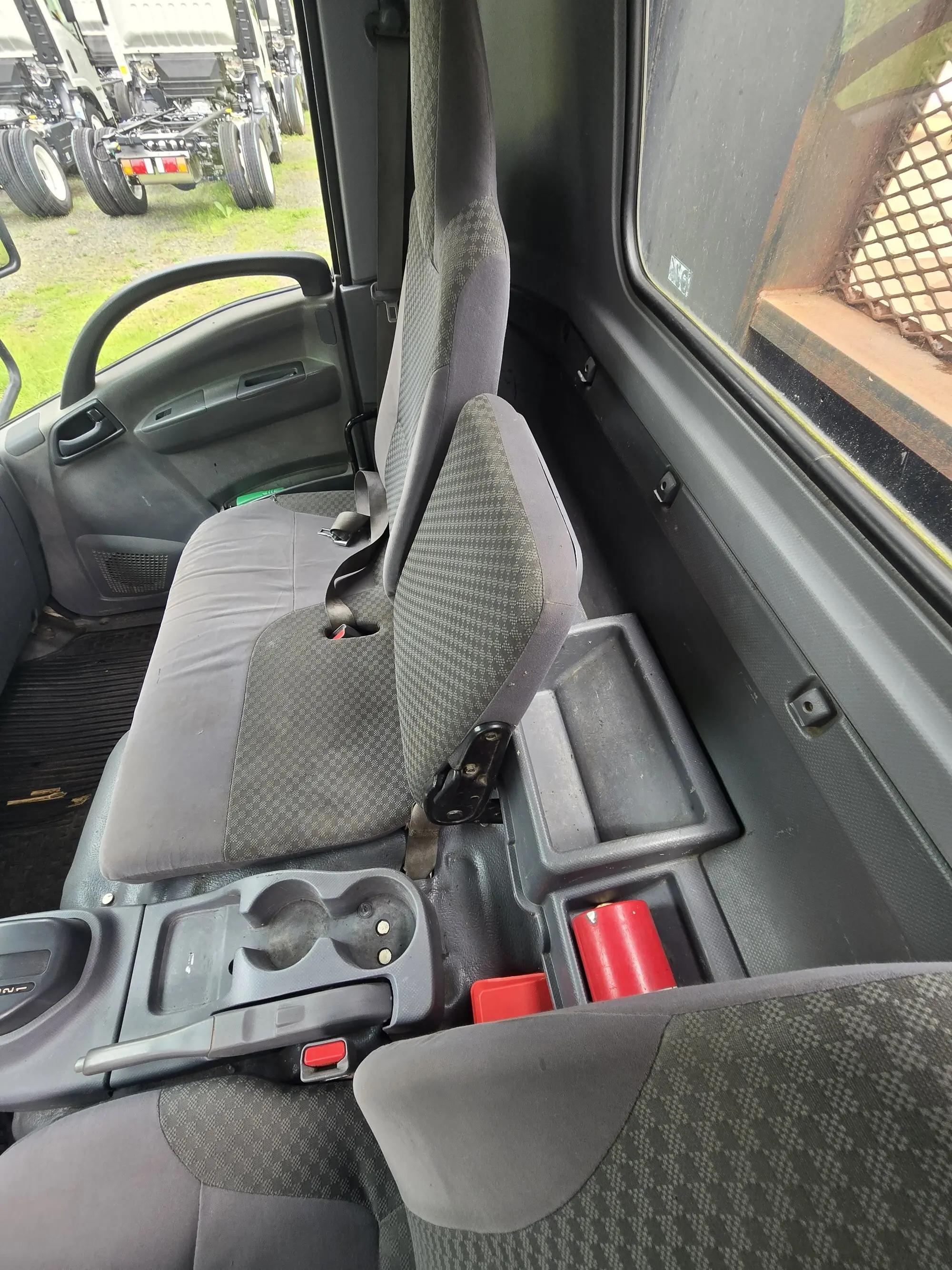 2013 Isuzu NQR in Danbury, CT — photo 12