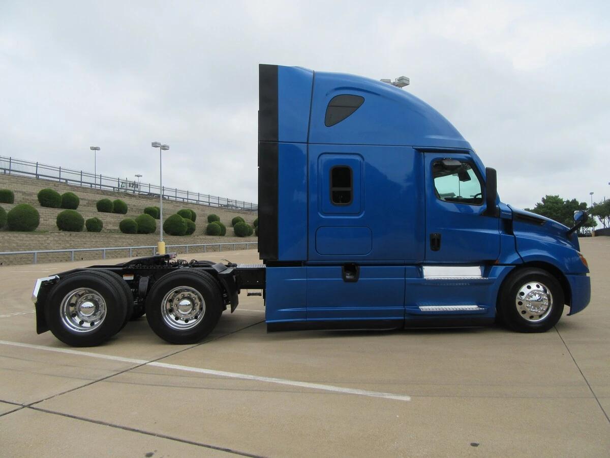 2022 Freightliner Cascadia — photo 5
