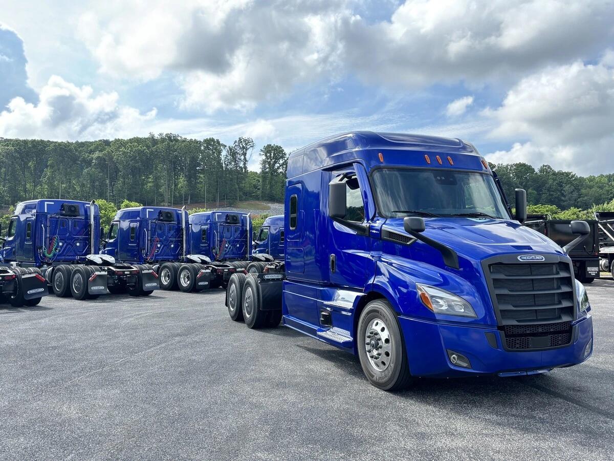 2026 Freightliner Cascadia in Knoxville, TN — photo 9