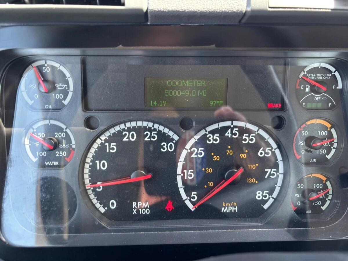2020 Freightliner Cascadia — photo 16