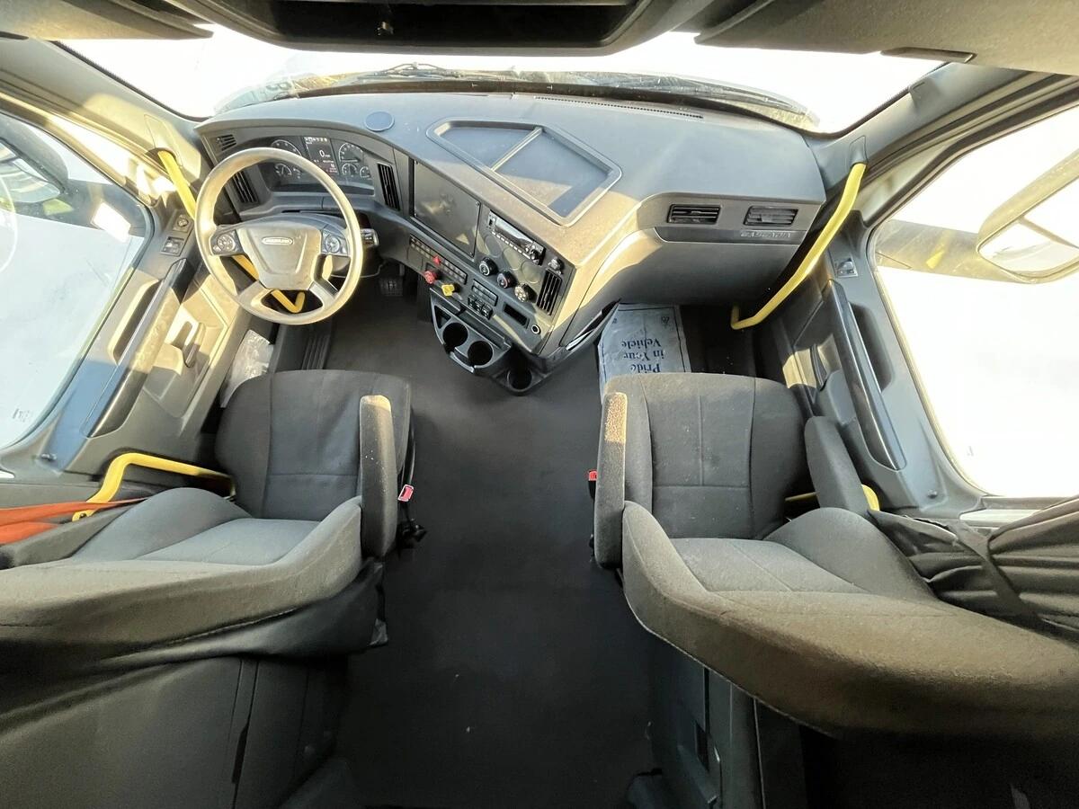 2024 Freightliner Cascadia in Chattanooga, TN — photo 30