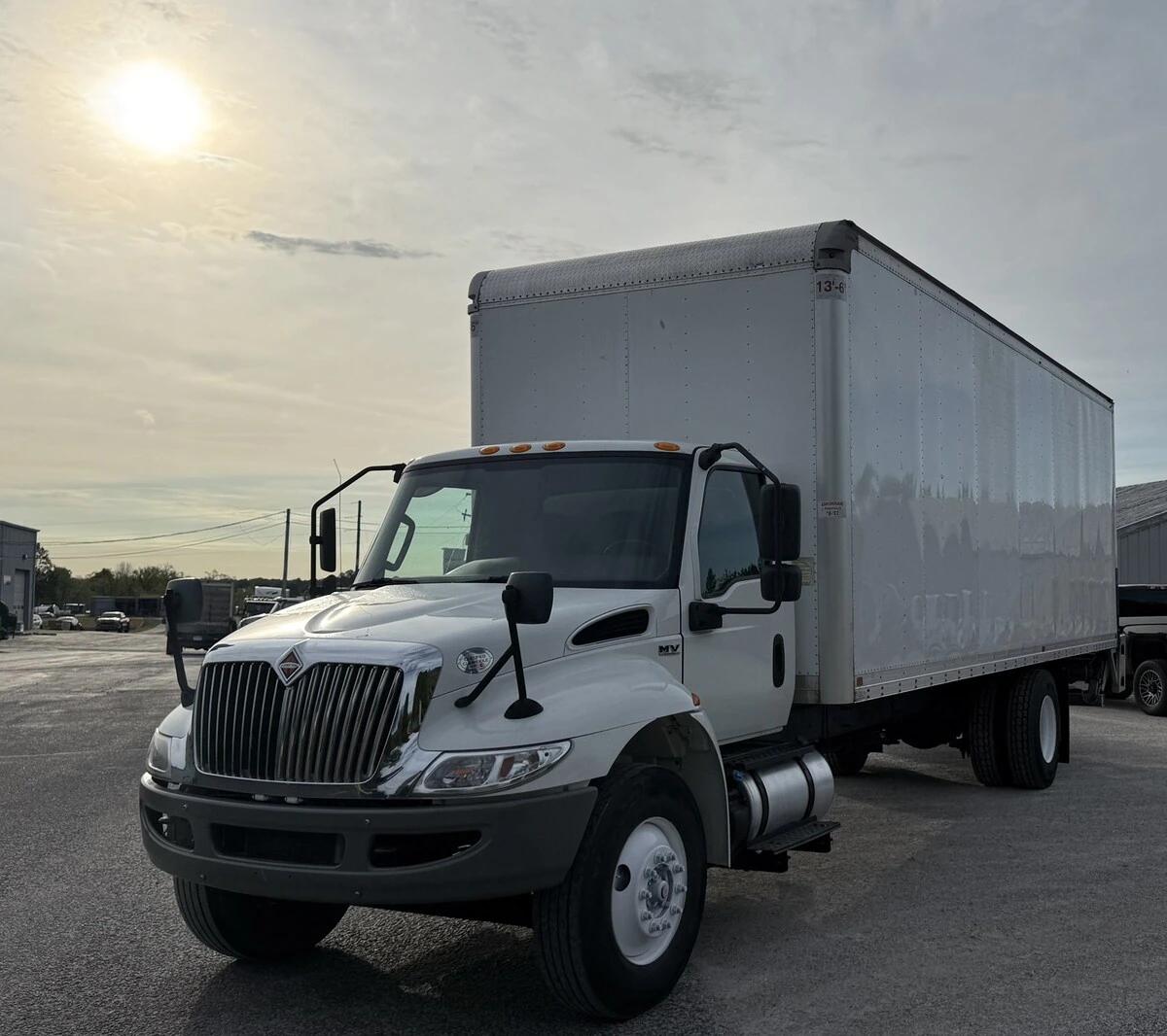 2019 International MV in Austin, IN — photo 2
