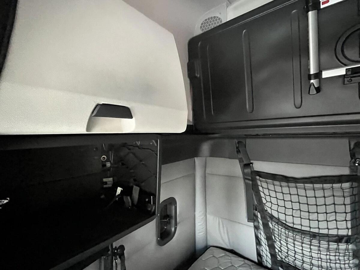 2019 Freightliner Cascadia — photo 29