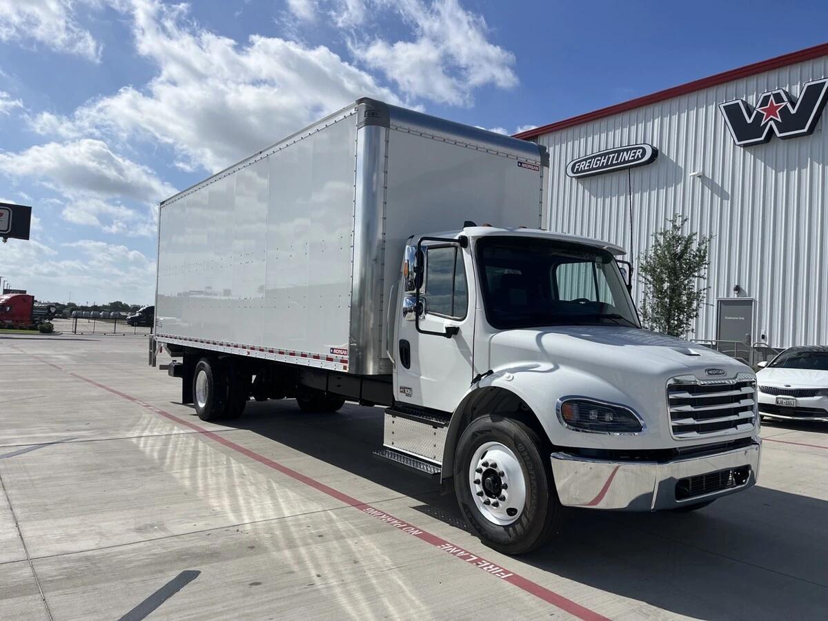 2027 Freightliner M2 106 — photo 3