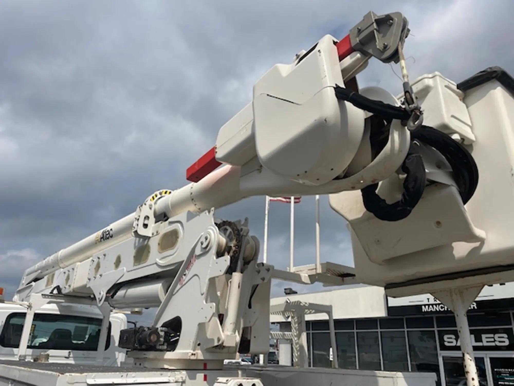 2019 International 4300 in Barrington, NH — photo 14