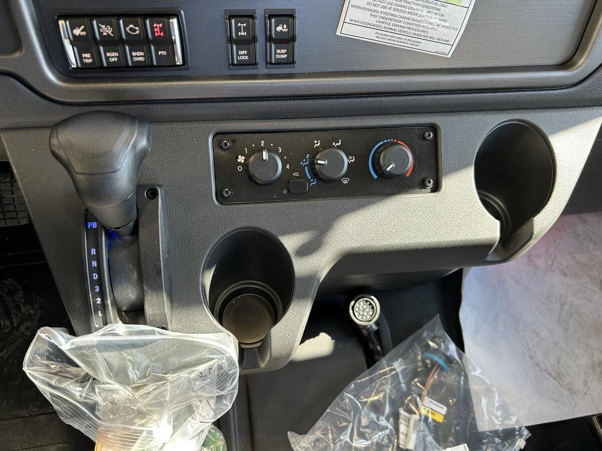 2025 Freightliner M2 106 in Fort Worth, TX — photo 12