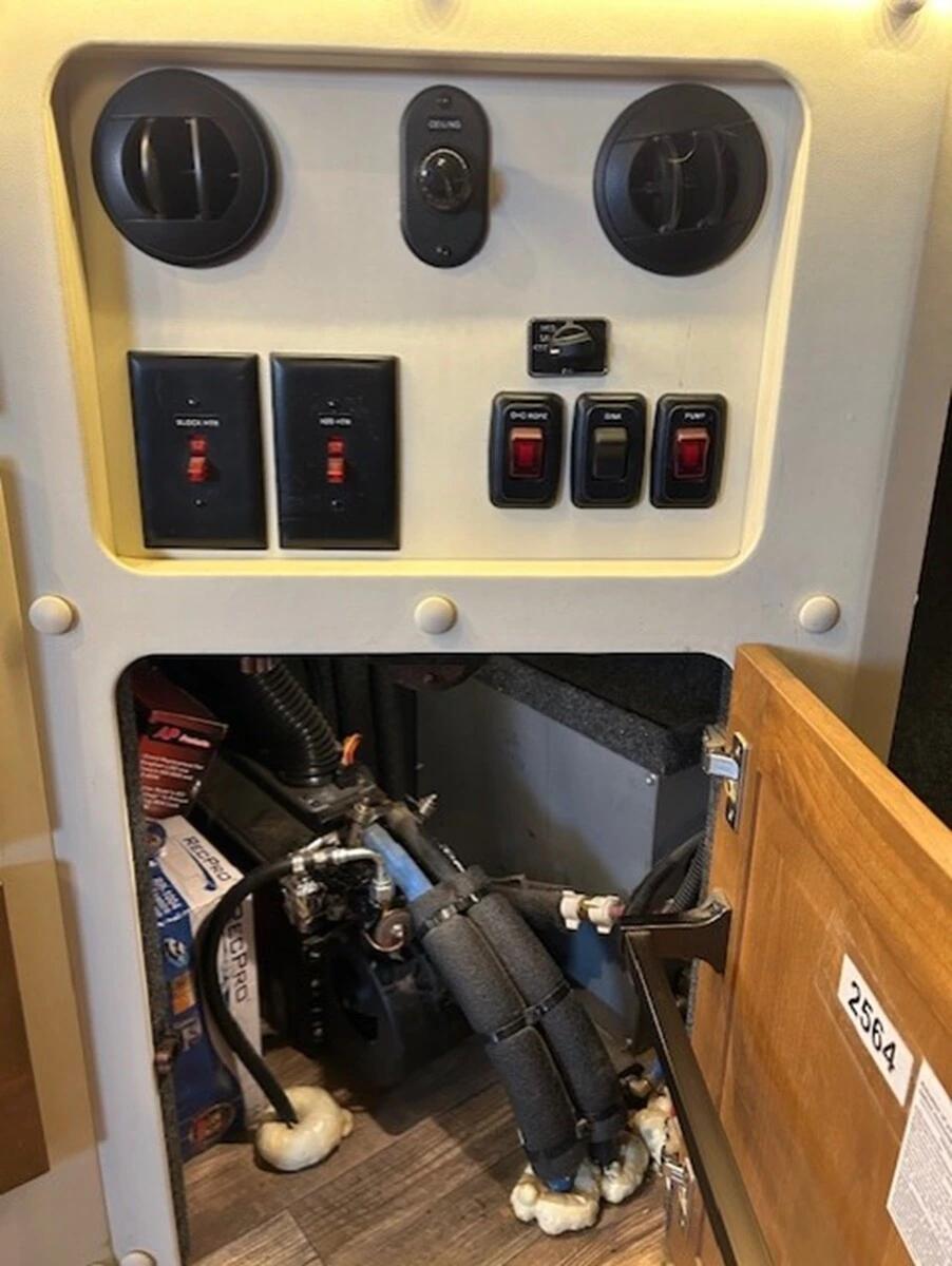 2025 Western Star 49X — photo 35