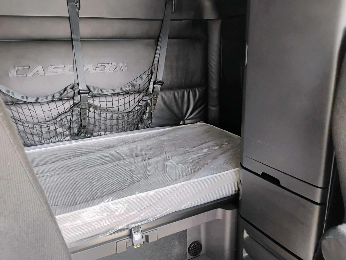 2023 Freightliner Cascadia in Chattanooga, TN — photo 22
