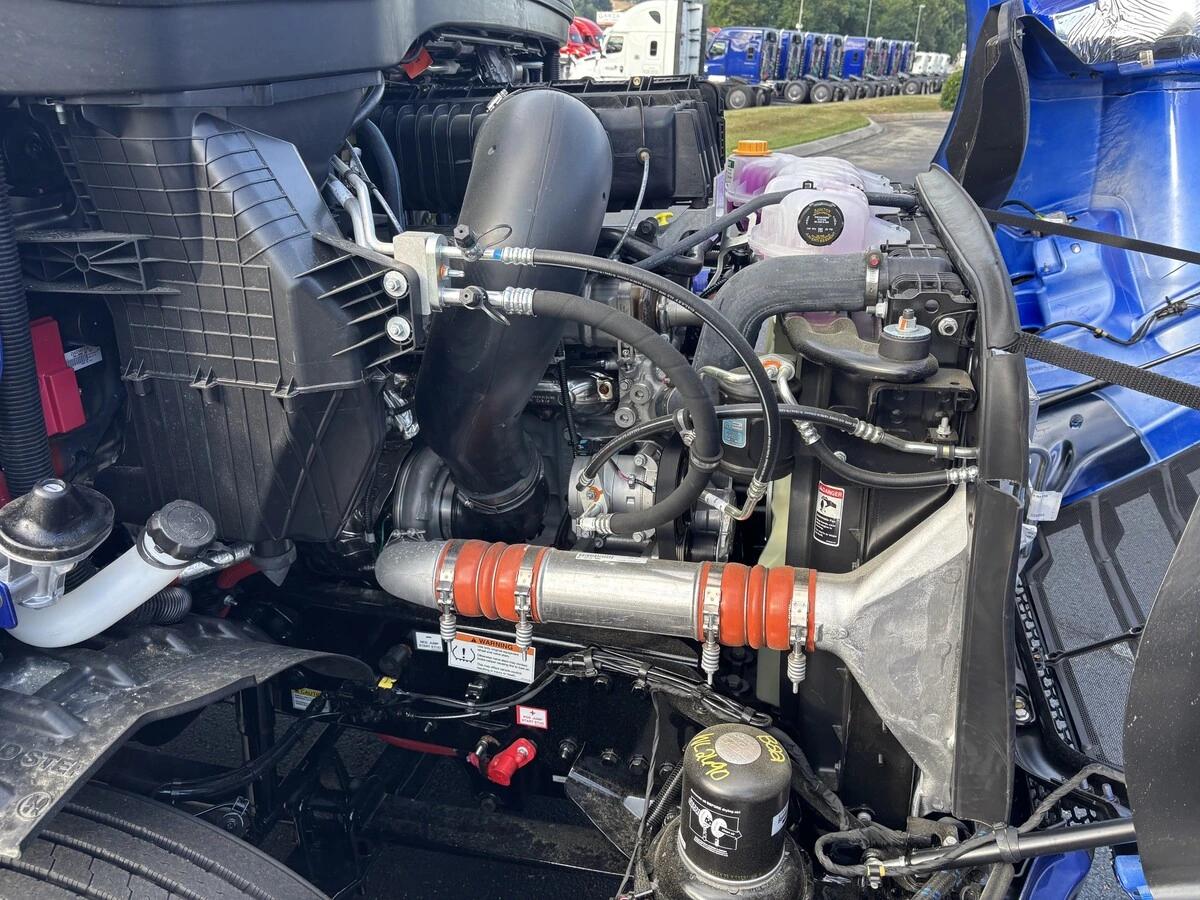 2026 Freightliner Cascadia in Knoxville, TN — photo 19
