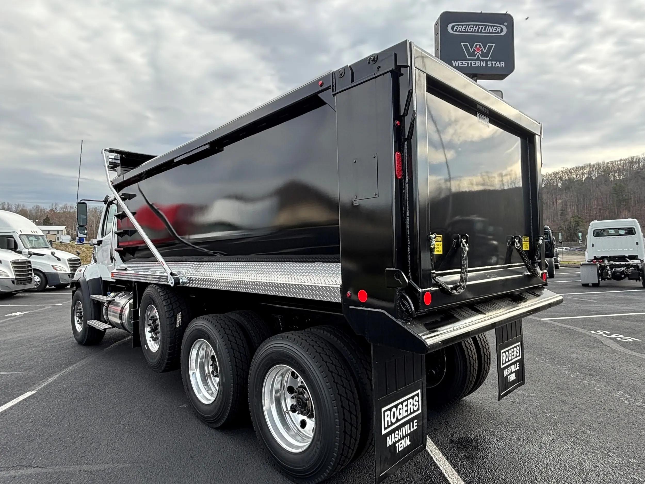 2025 Freightliner 114SD in Knoxville, TN — photo 6