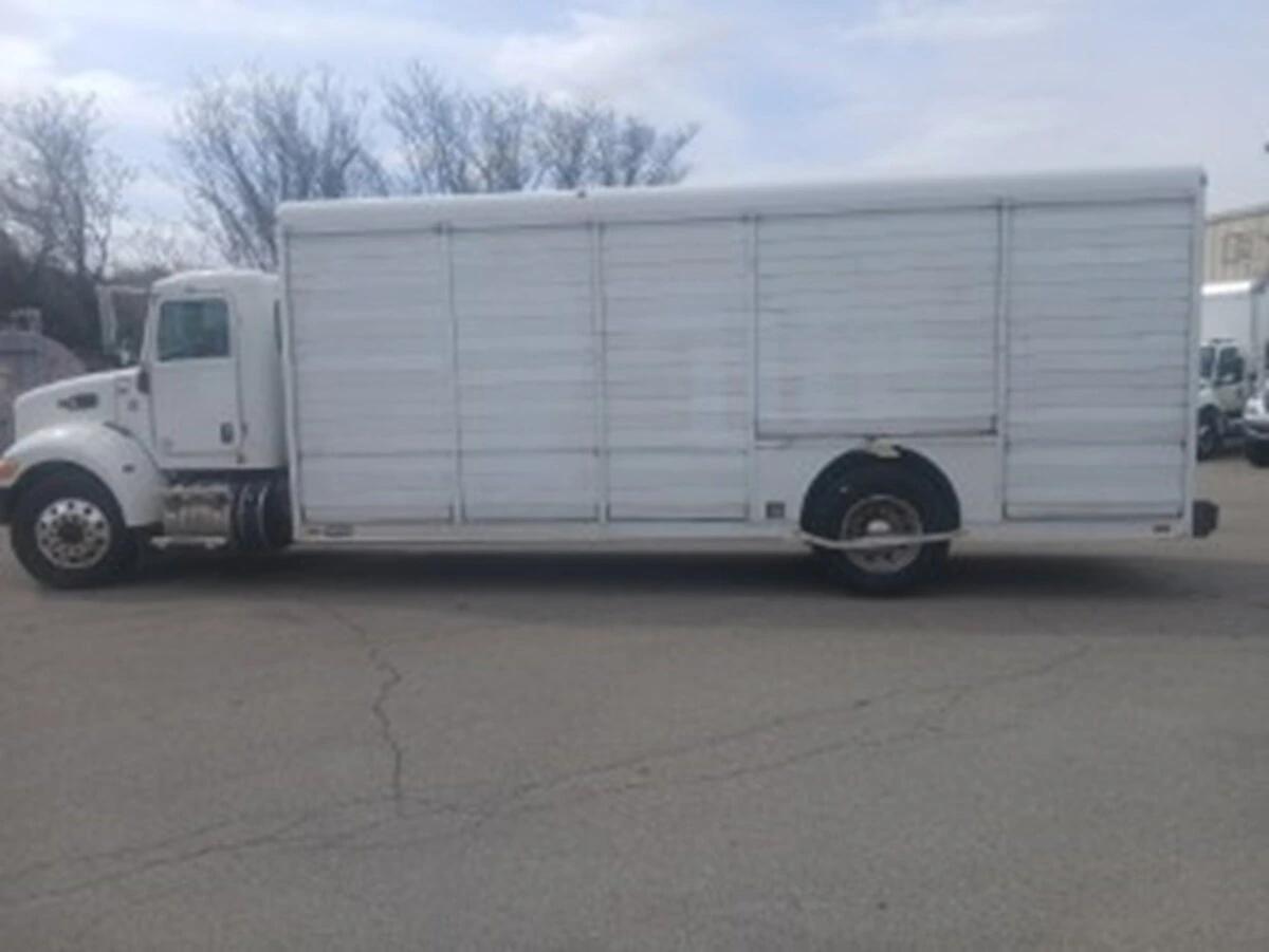 2020 Peterbilt 337