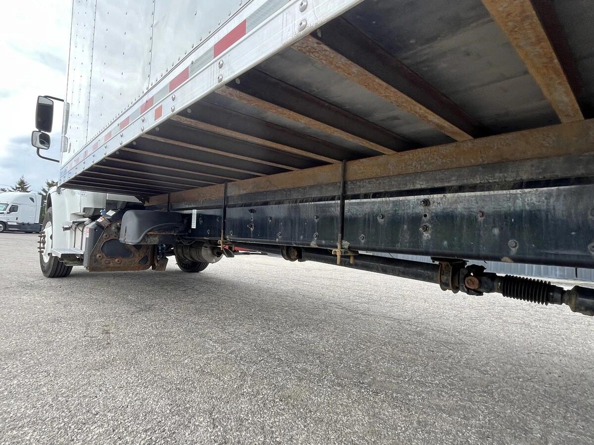 2022 Freightliner M2 106 — photo 16